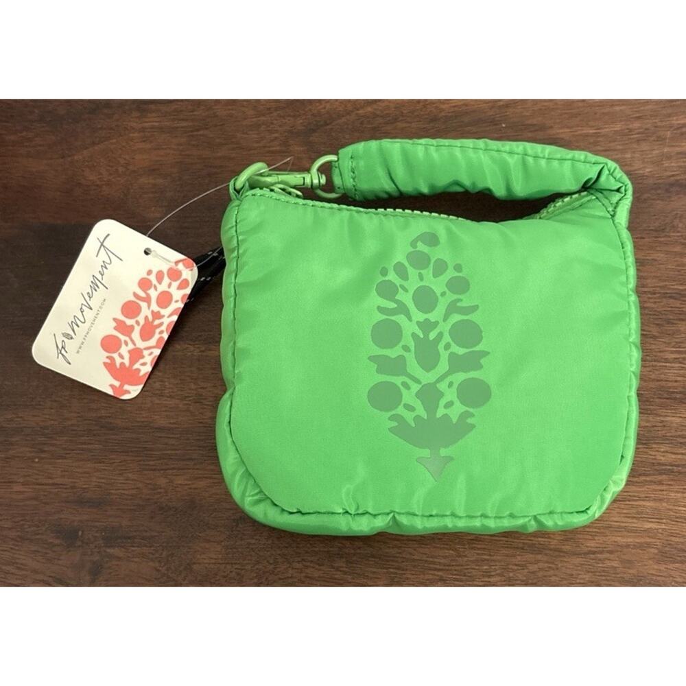 Free People Micro Buti Pouch Purse Kelly Green Interior Pocket 5.5”x1.25”x4.5”